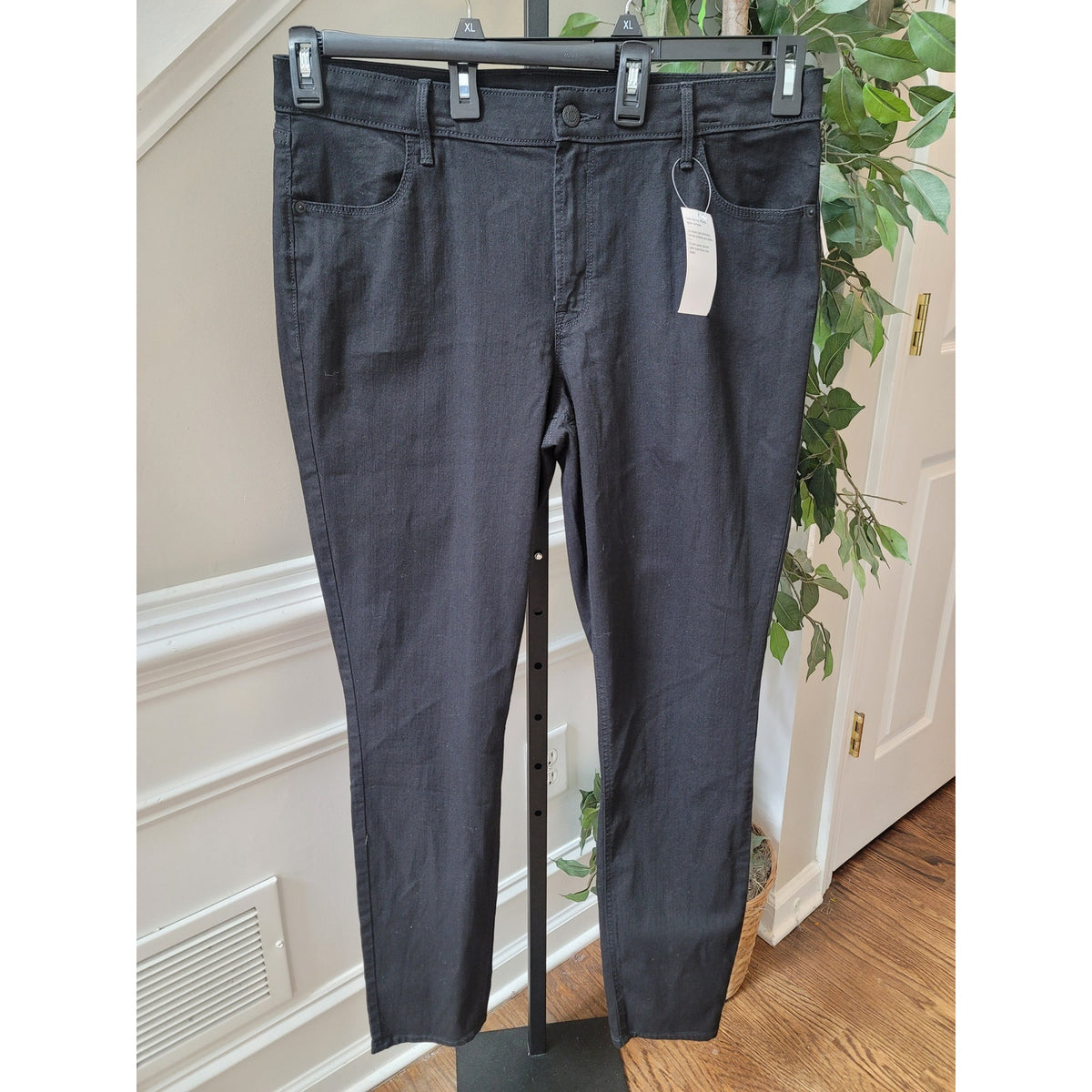 Old Navy Super Skinny Jeans Women's Size 16 Tall Black Mid-Rise Classic Stretch