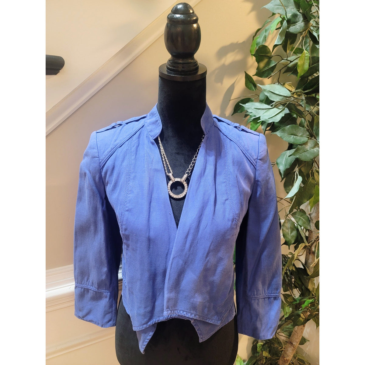 White House Black Market Cropped Jacket Women's Size 2 Blue Military Shoulder