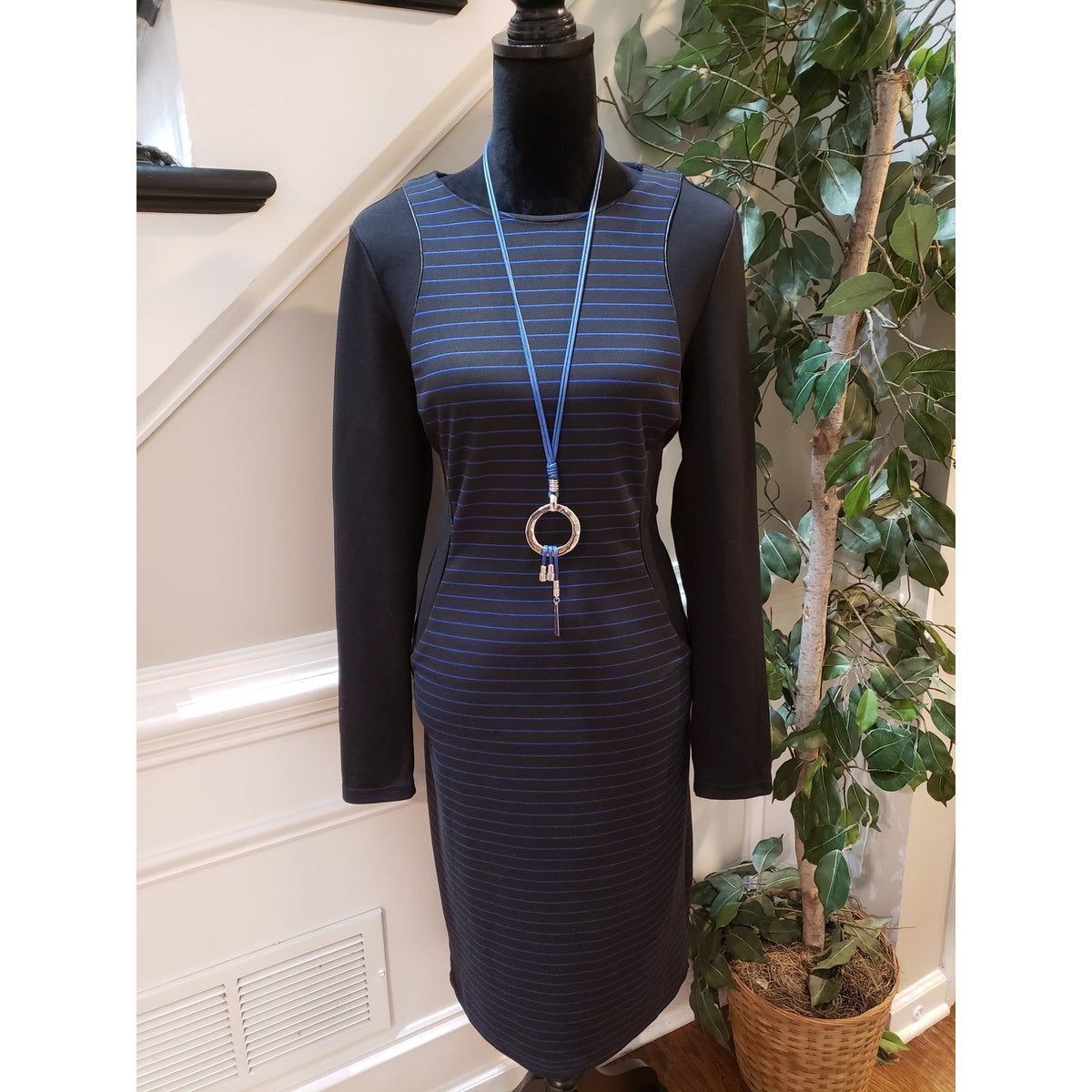 Spense Sheath Dress Women's Size 10 Blue Striped Rayon Stretch Long Sleeve