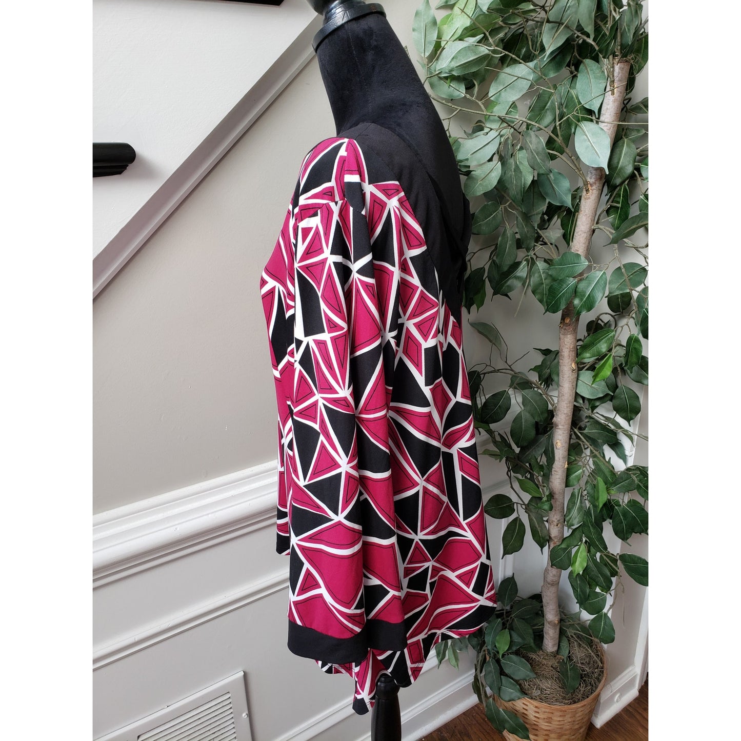 Ashley Stewart Blouse Top Womens 22/24 Pink Geo Print Backless V Neck Pullover