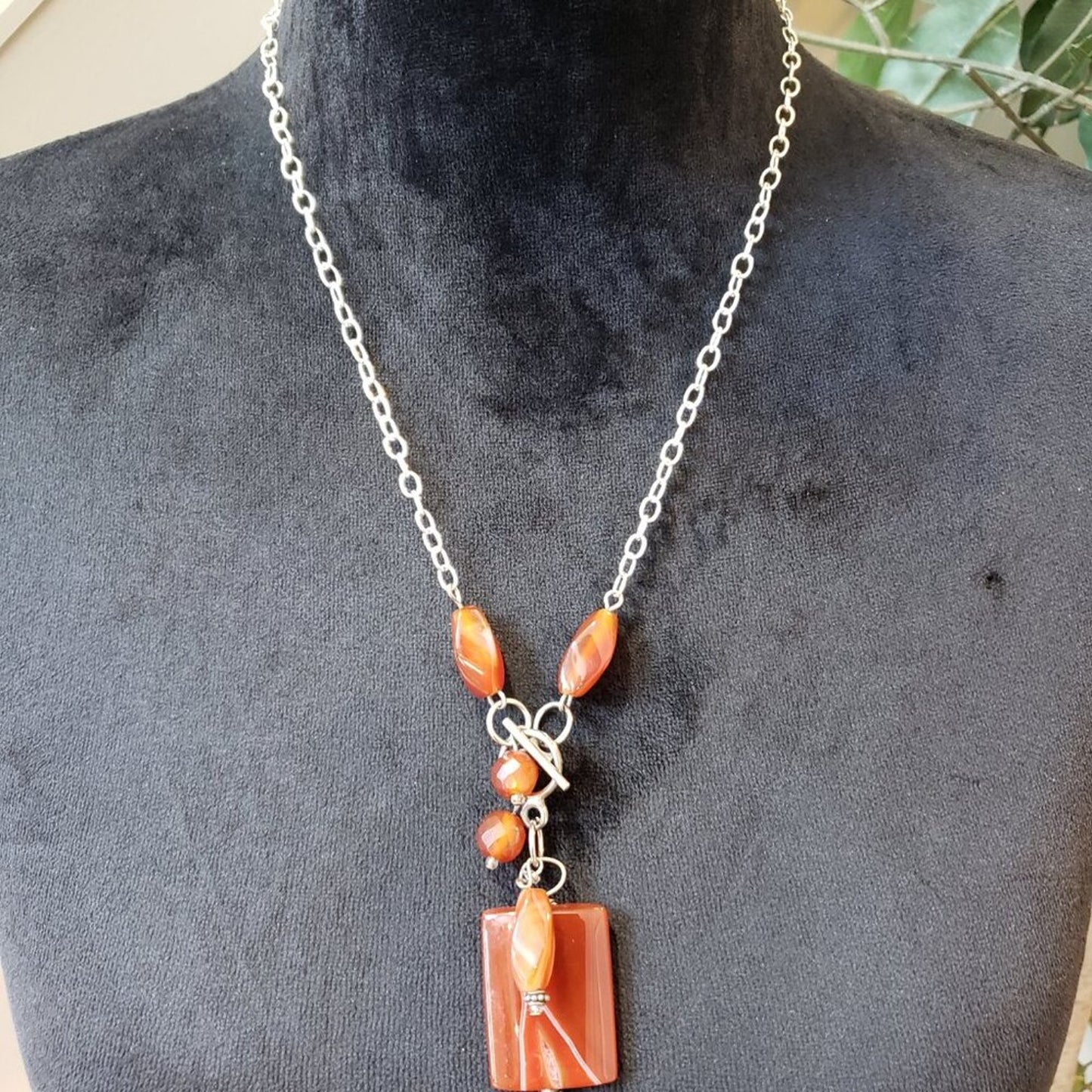 Womens Fashion Amber Precious Stone Beaded Charm Pendant Curb Chain Necklace