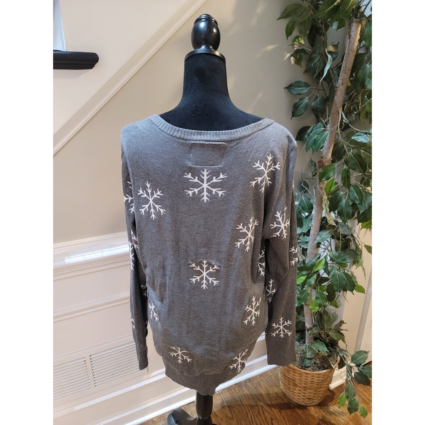 Tipsy Elves Christmas Sweater Women's Large Gray Snowman Long Sleeve Pullover