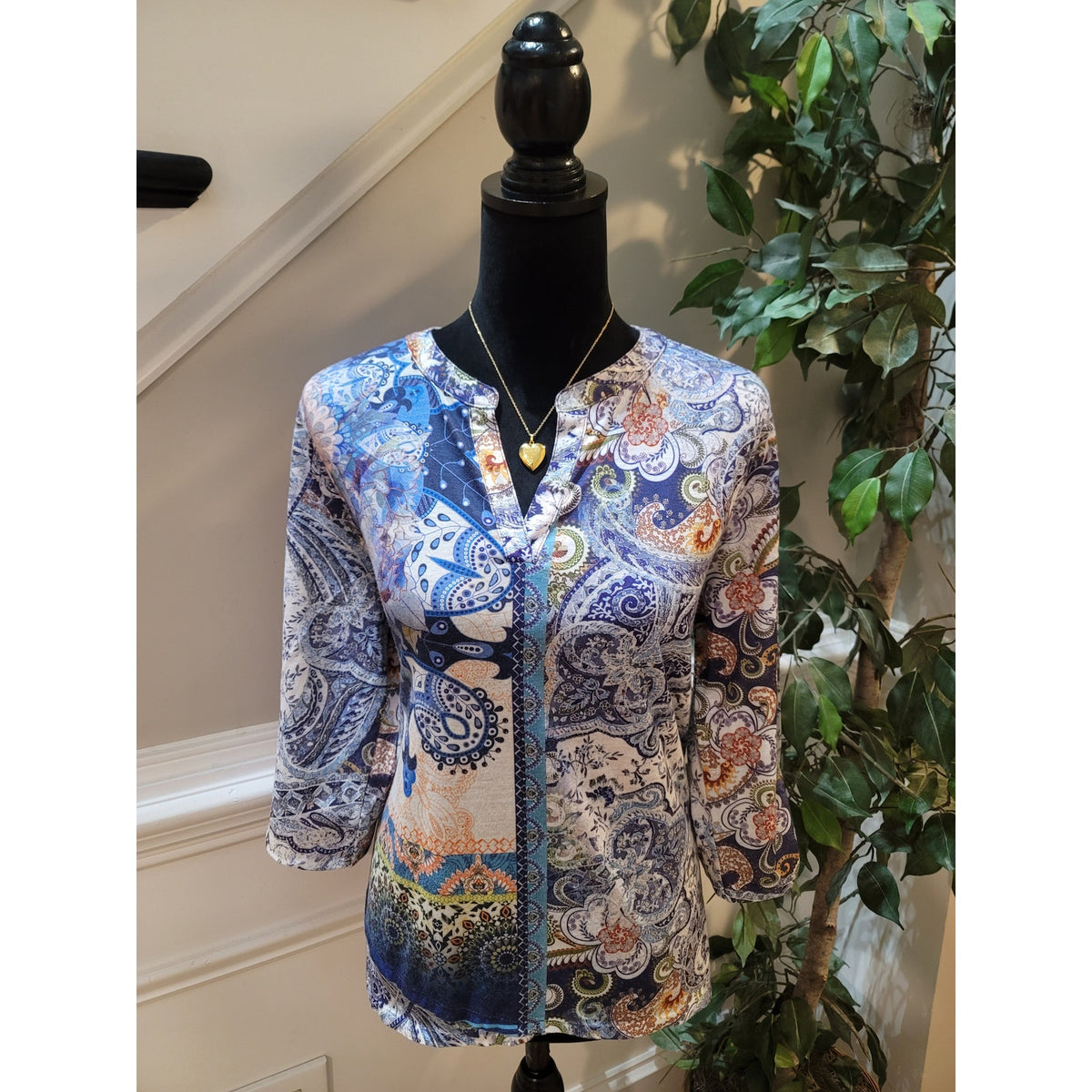 Chico’s Blouse Top Women's Size 1M Multicolor Paisley Split V-Neck 3/4 Sleeves