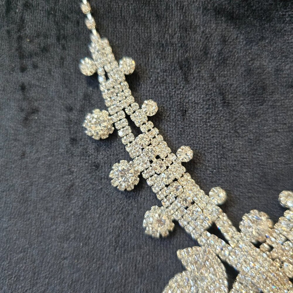 Womens Fashion Clear Crystal Bridal Statement Necklace with Lobster Clasp