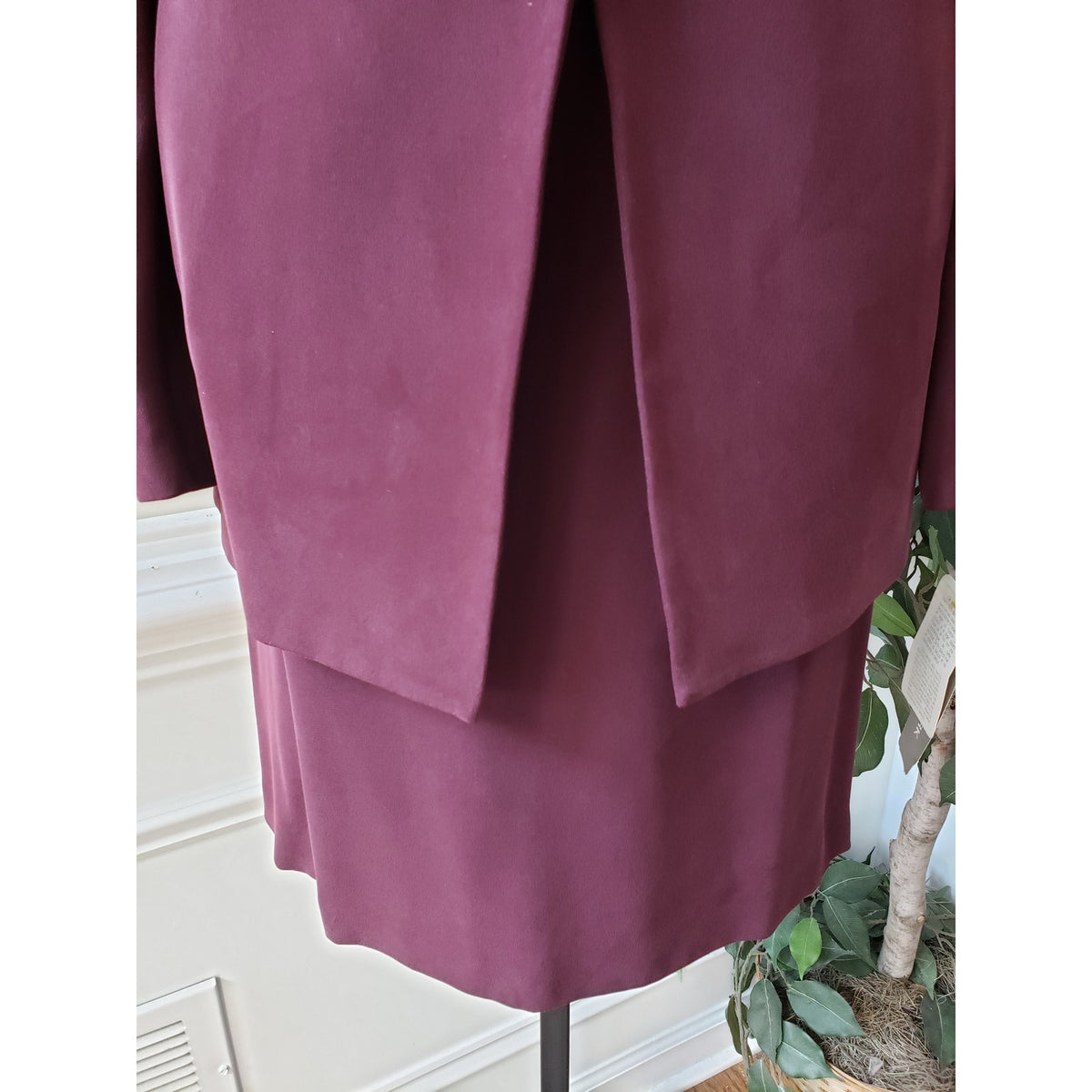 Jones New York 2 Piece Skirt Suit Silk 10 Burgundy Single Breasted 1 Button