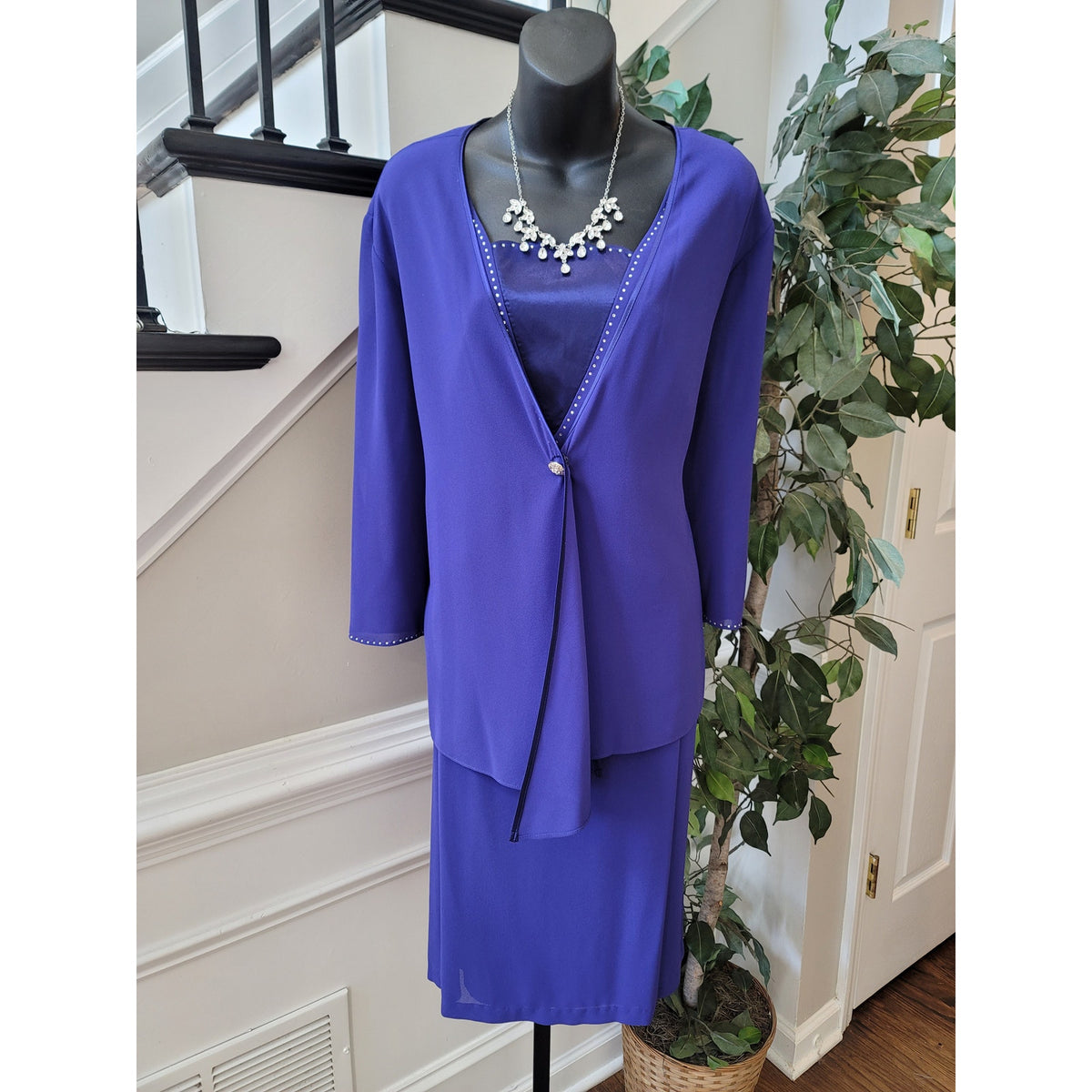 EY Boutique Skirt Suit Women's SZ 18 purple Rhinestone Button Front Back Zipper