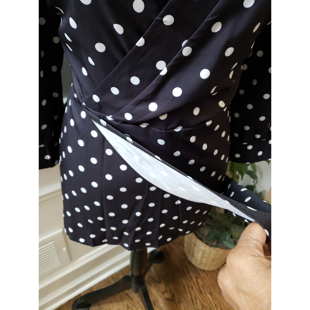 Zara Blouse Women XL Black White Polka Dot Wrap Top 3/4 Sleeve Dressy Shirt