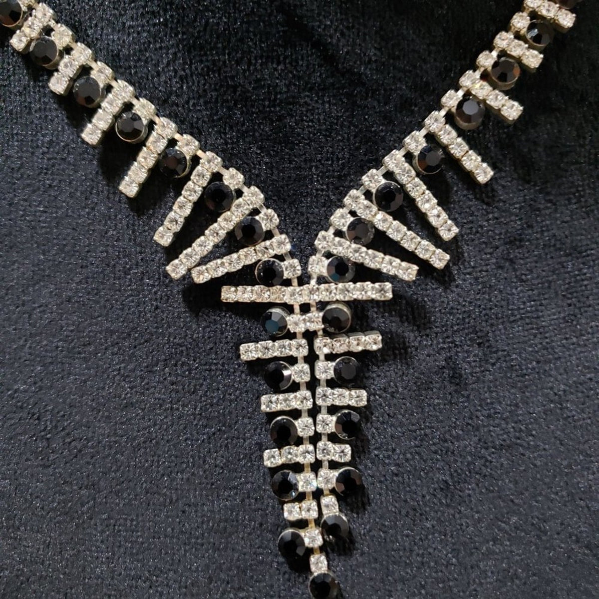 Womens Fashion Black White Shiny Rhinestones Collar Necklace with Lobster Clasp