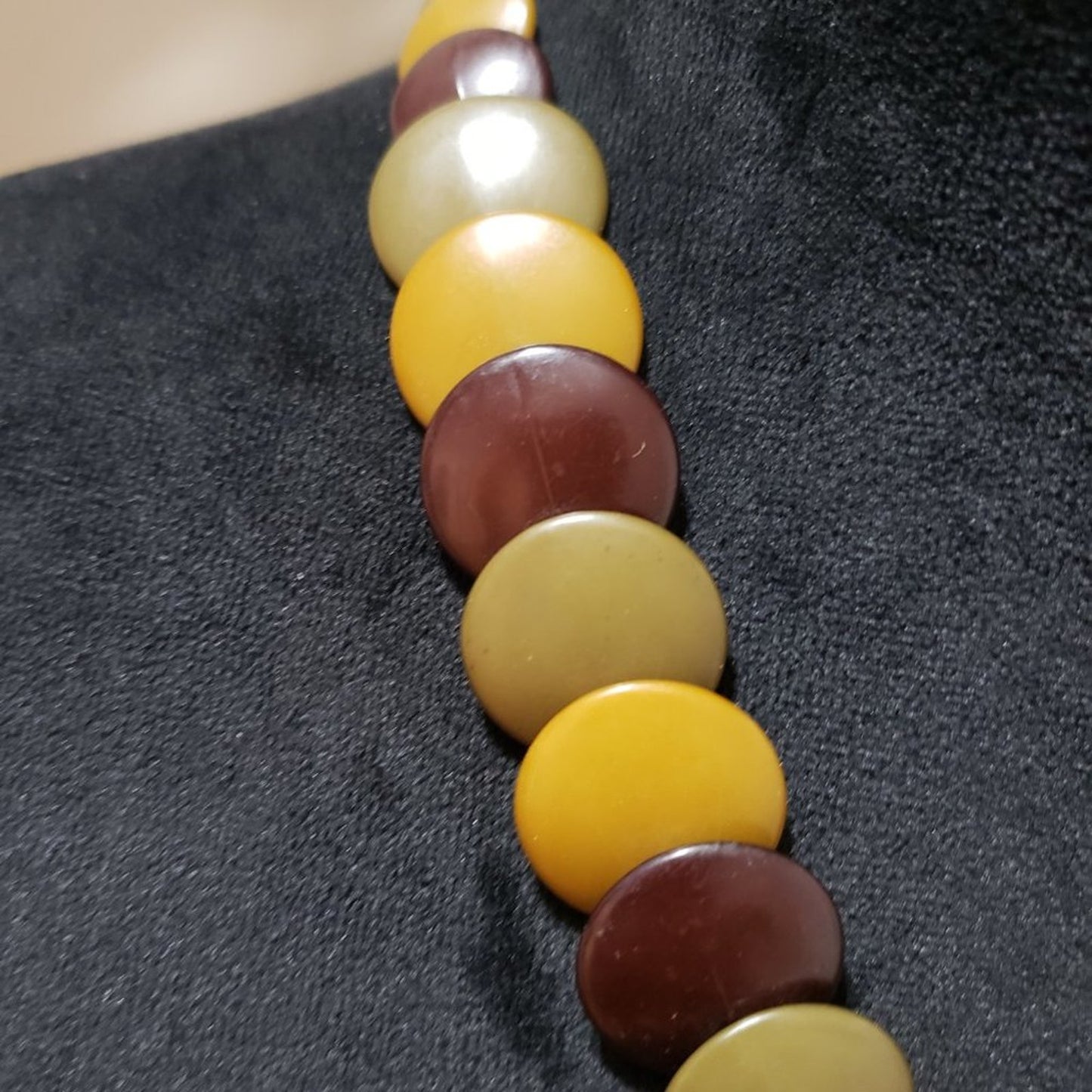Womens Fashion Multicolor Flat Disks Beaded Collar Necklace with Lobster Clasp