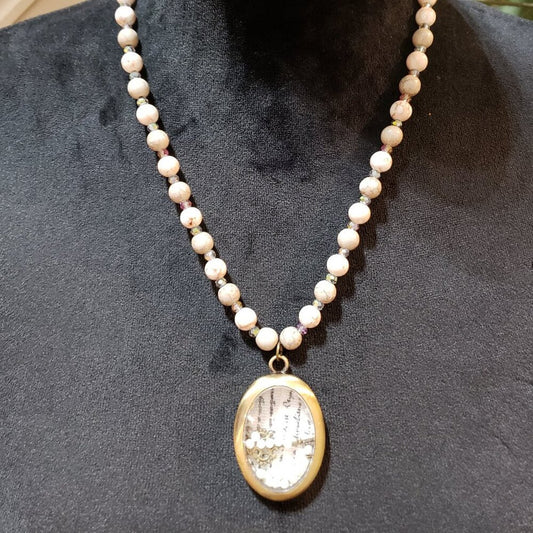 Womens Fashion Faux Pearl Gold Tone Oval Key Pendant Necklace with Lobster Clasp