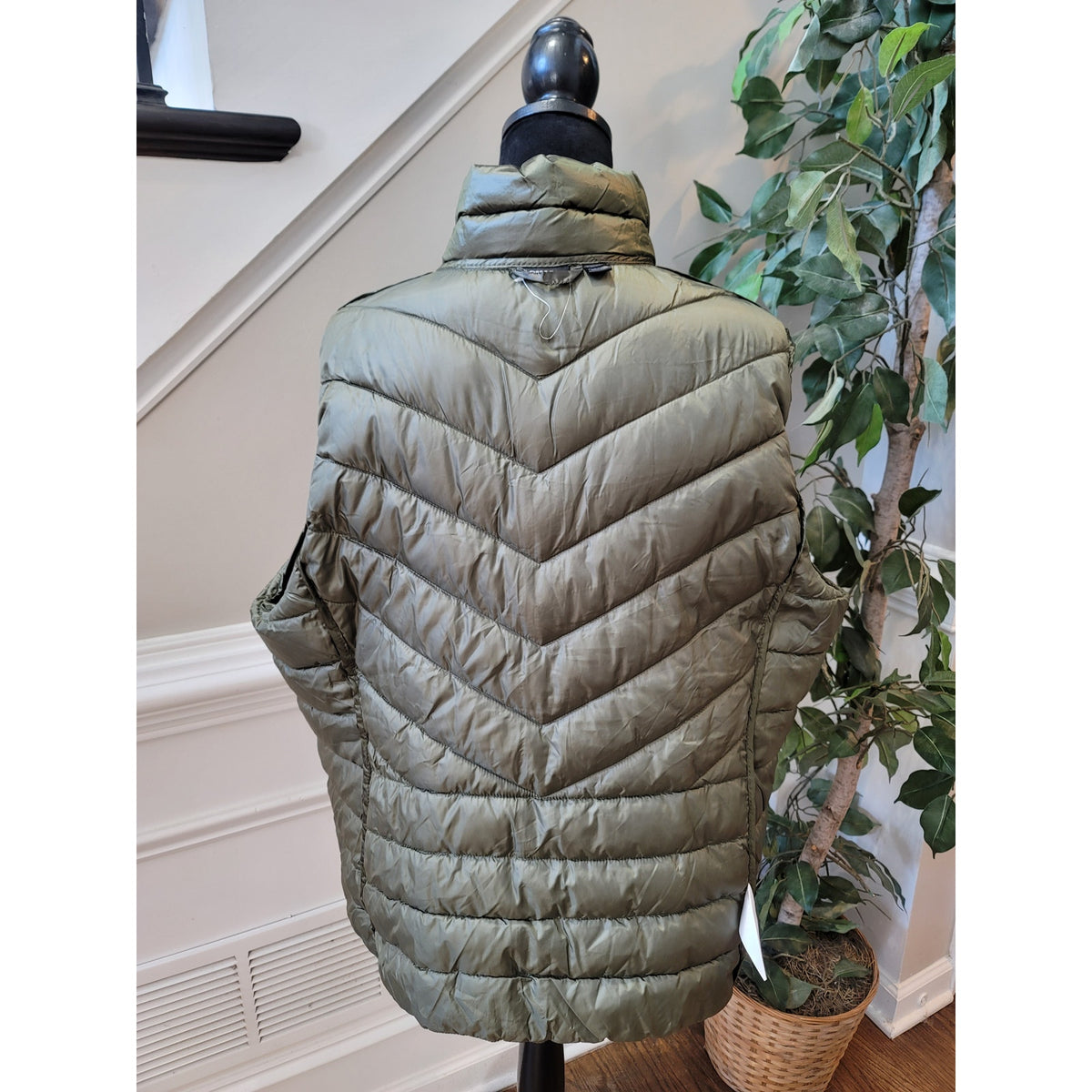 Esmara Puffer Jacket Women’s SZ XL Olive Green Quilted Front Zipper Long Sleeve