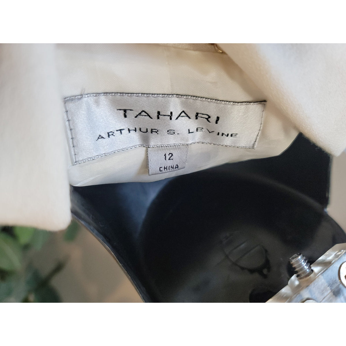 Tahari Trench Coat Womens SZ 12 White Double Breasted Buttons Belted Long Sleeve