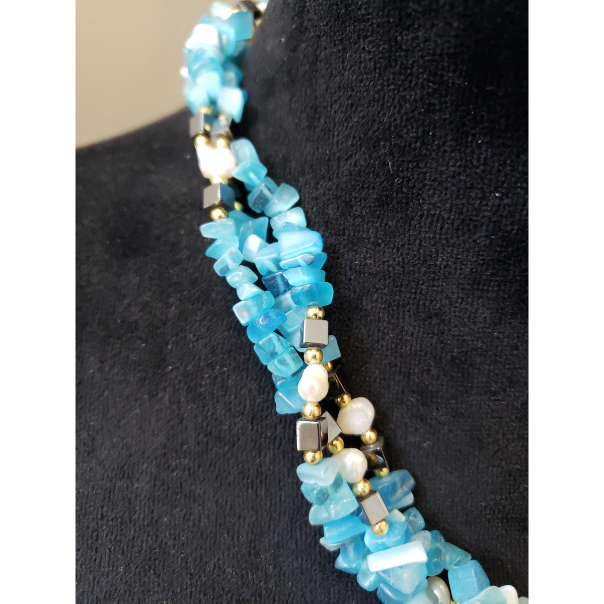 Women's Blue Beaded Pendant Necklace Handmade Gemstone Magnetic Clasp Jewelry