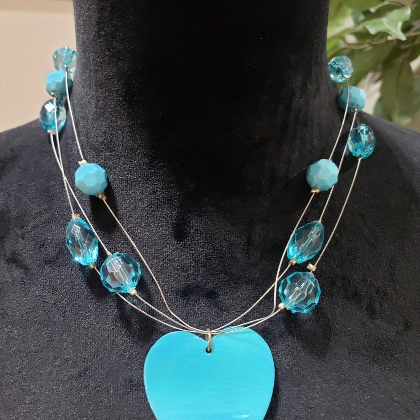 Women Fashions Blue Turquoise Beaded & Heart Pendant Necklace with Lobster Clasp
