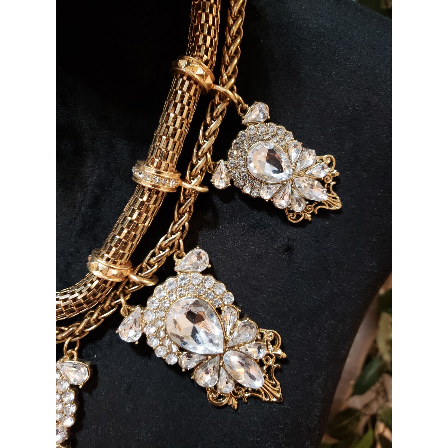 Women Gold Tone Sparkling Prong Set Crystals Rhinestone with Mesh Chain Necklace