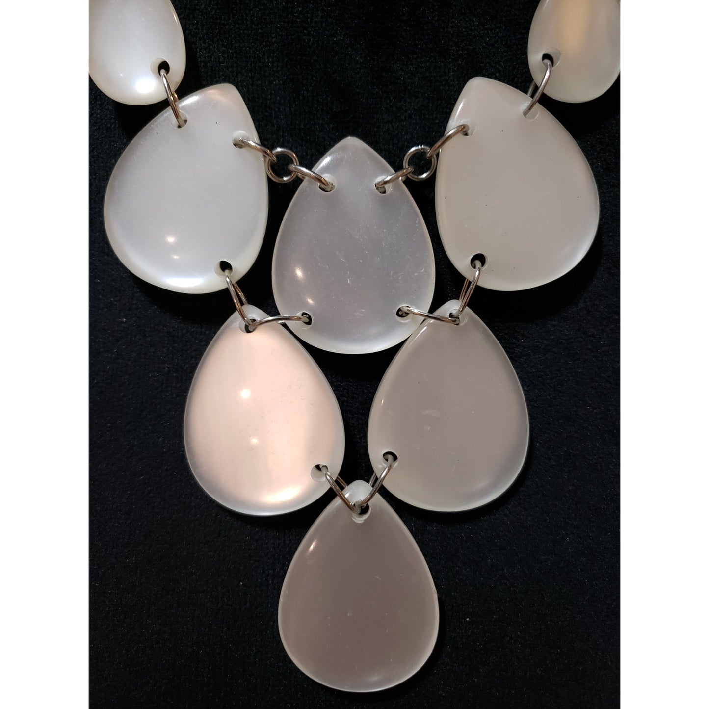 Womens Fashion Silver Tone White Acrylic Bubble Chunky Teardrop Linked Necklace
