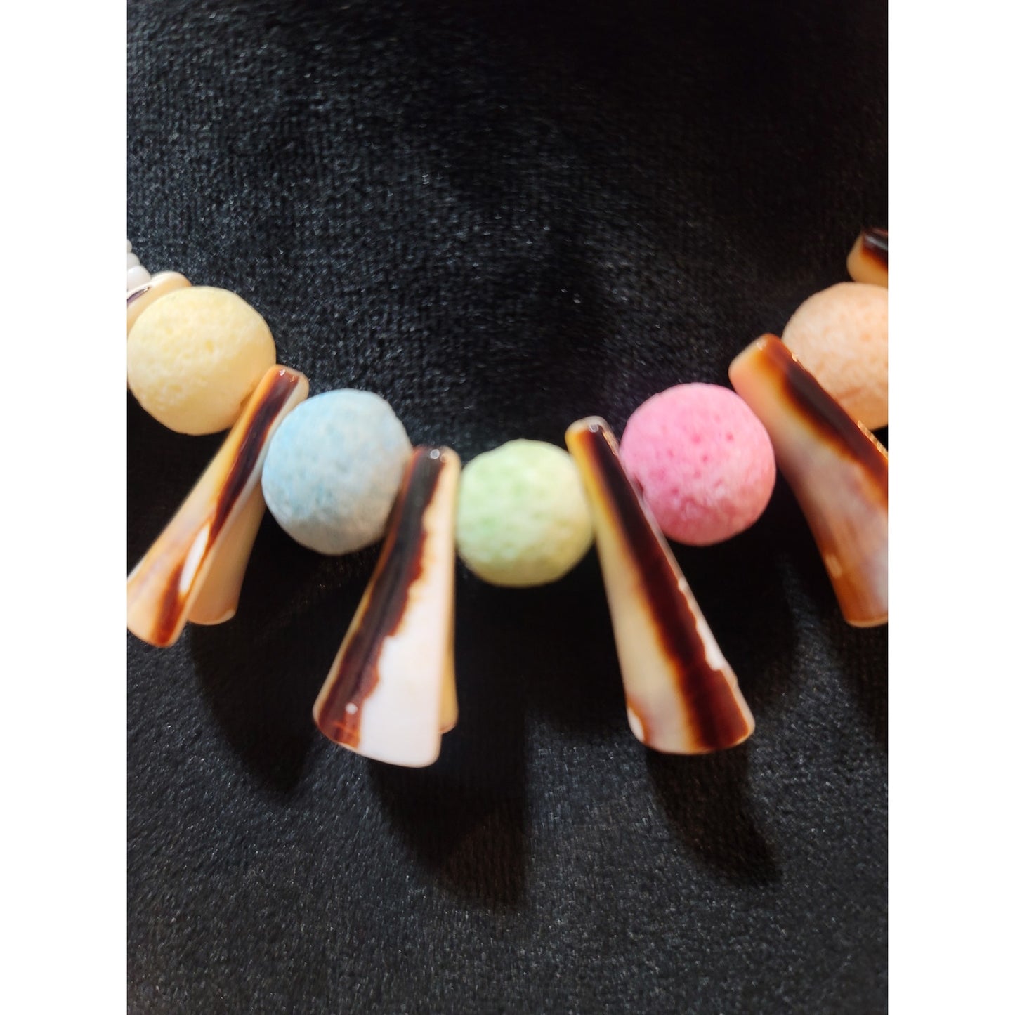 Women's Beaded Necklace With Shell Pendants And Multicolor Beads Magnetic Lock