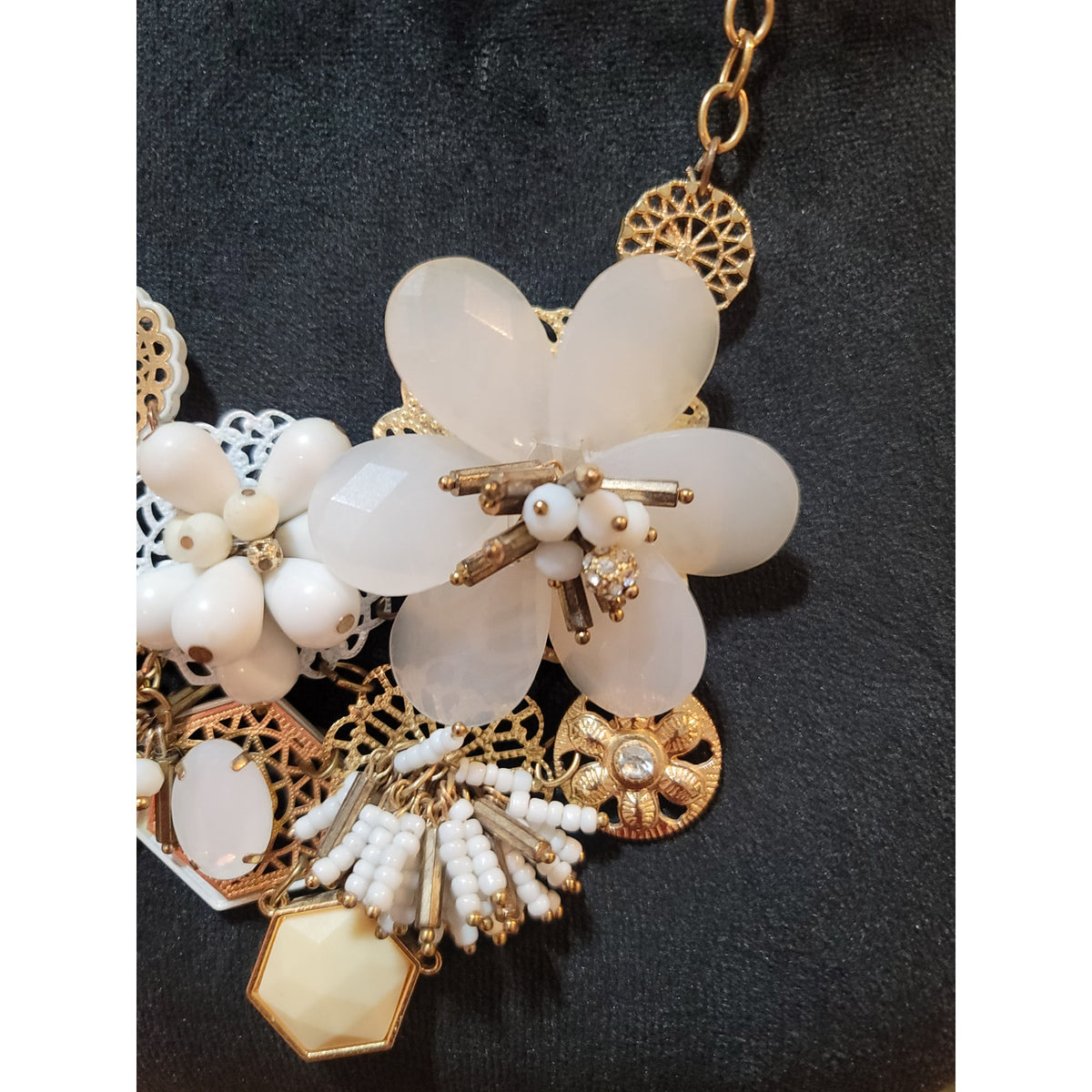 Women's Floral Statement Necklace With Gold Chain And Lobster Clasp Lock Jewelry