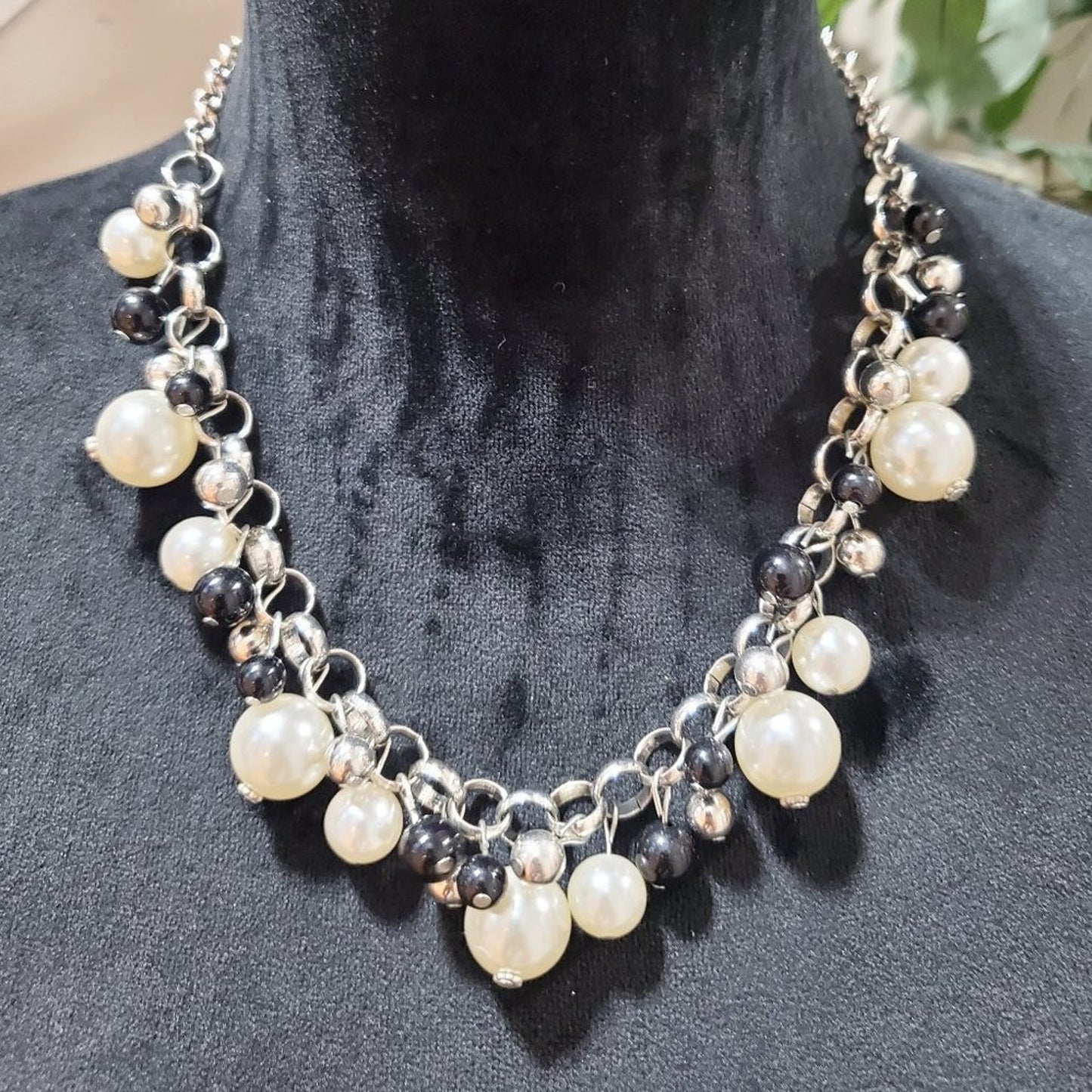 Womens White Black Upstater Pearl Link Chain Collar Necklace with Lobster Clasp