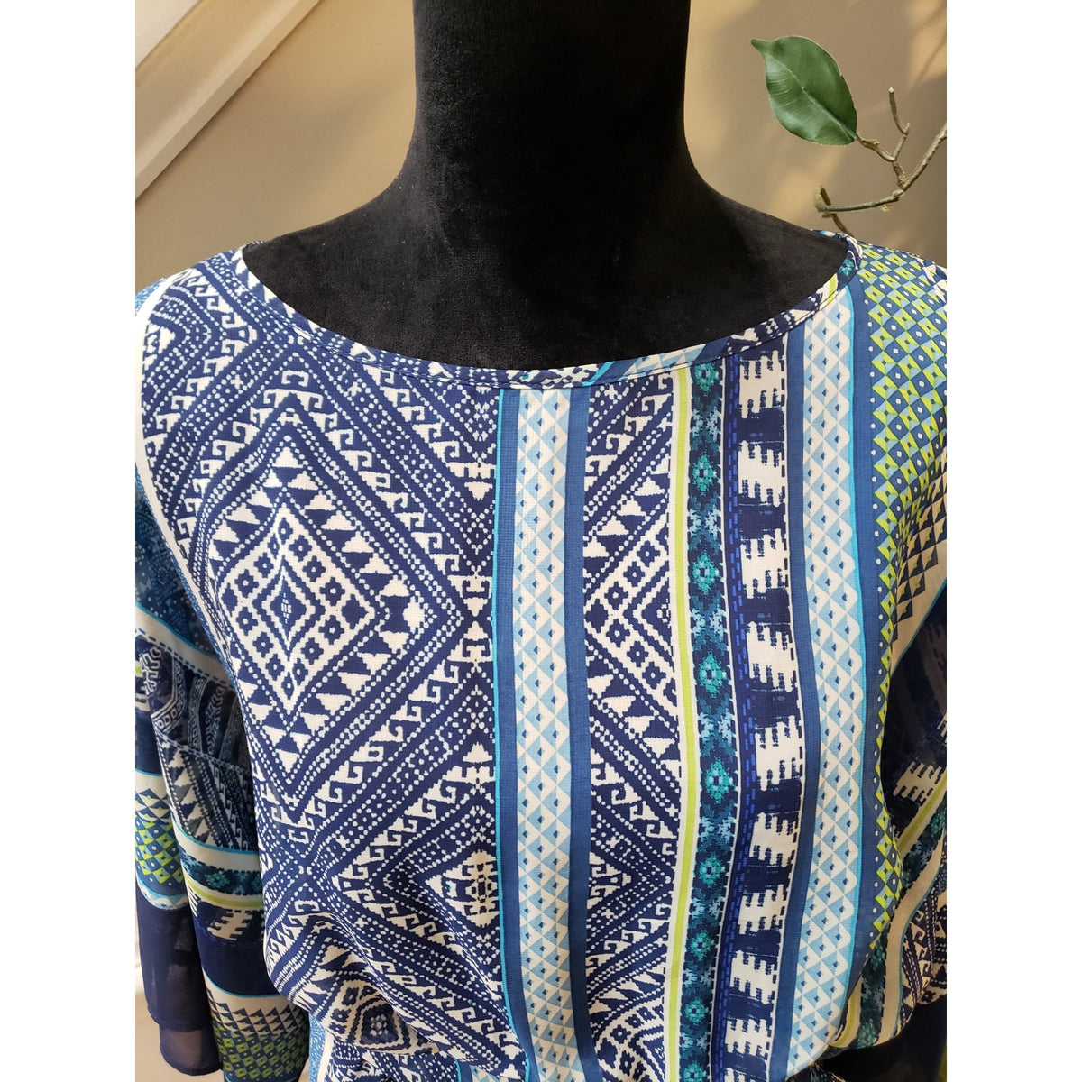 AGB Dress Women Size 8 Blue Geometric Belted Sheath Polyester Lined Vietnam