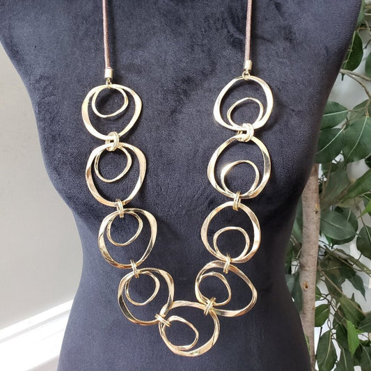 Womens Fashion Gold Tone Daisy Fuentes Link Chain Necklace with Lobster Clasp