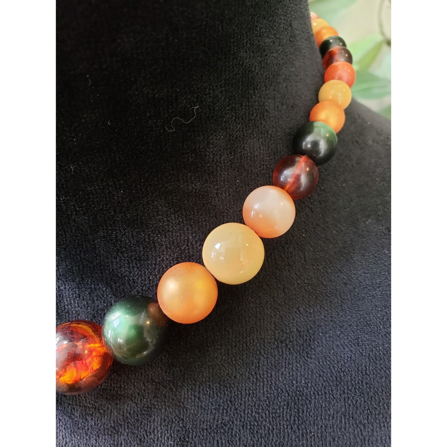 Women's Fashion Multi-Color Smooth Round Stone Collar Necklace with Hook & Eye