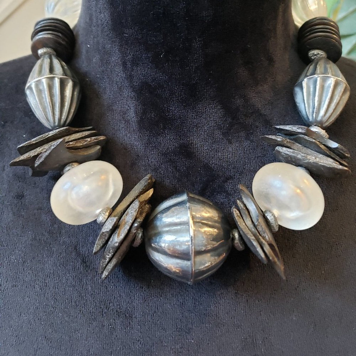 Womens Fashion Silver Plated & Large Balls Collar Necklace with Barrel Clasp