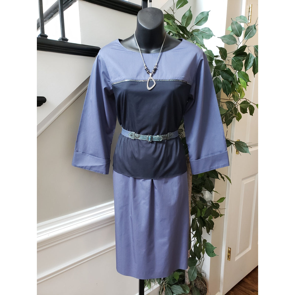 Elie Tahari Chiles Dress Women Size 8 Blue Long Sleeve Sold Out Belted Gorgeous