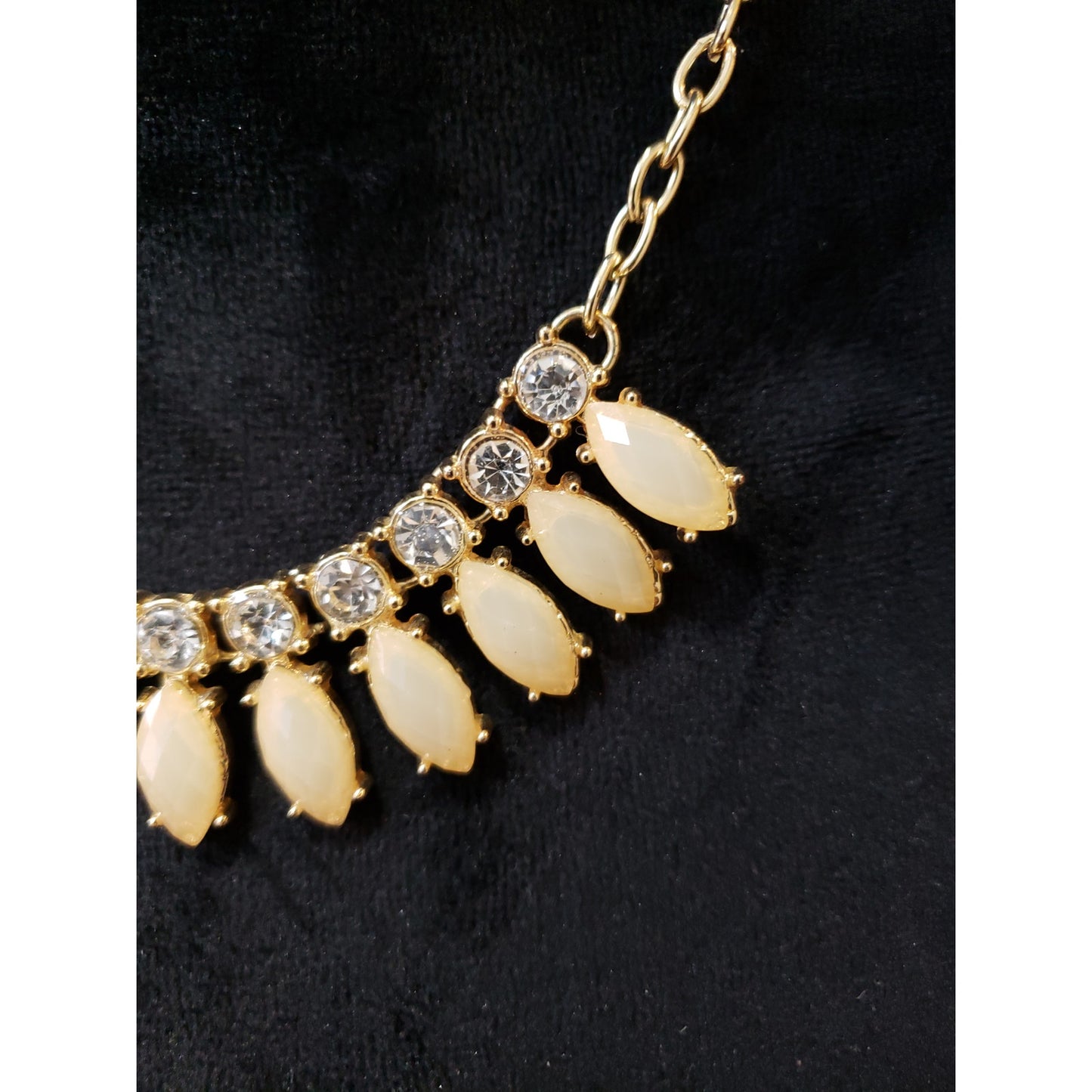 Women Gold Statement Necklace White Crystal Rhinestone Elegant Fashion Jewelry
