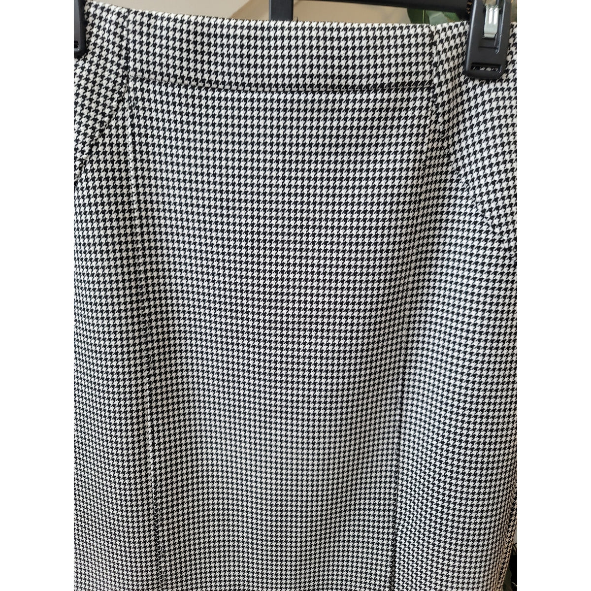 Banana Republic Pencil Skirt Women's Size 6 White/Black Houndstooth Side Slit