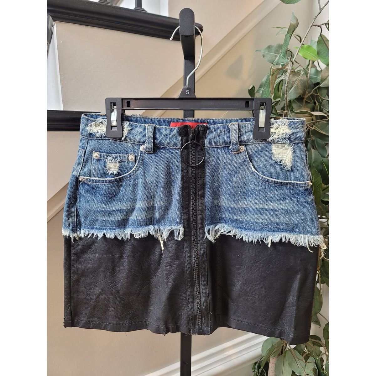 Signature Mini Skirt Womens Small Blue/Black Denim Faux Leather Fringe Zip Front