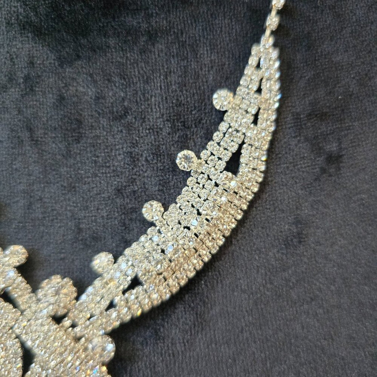 Womens Fashion Clear Crystal Bridal Statement Necklace with Lobster Clasp
