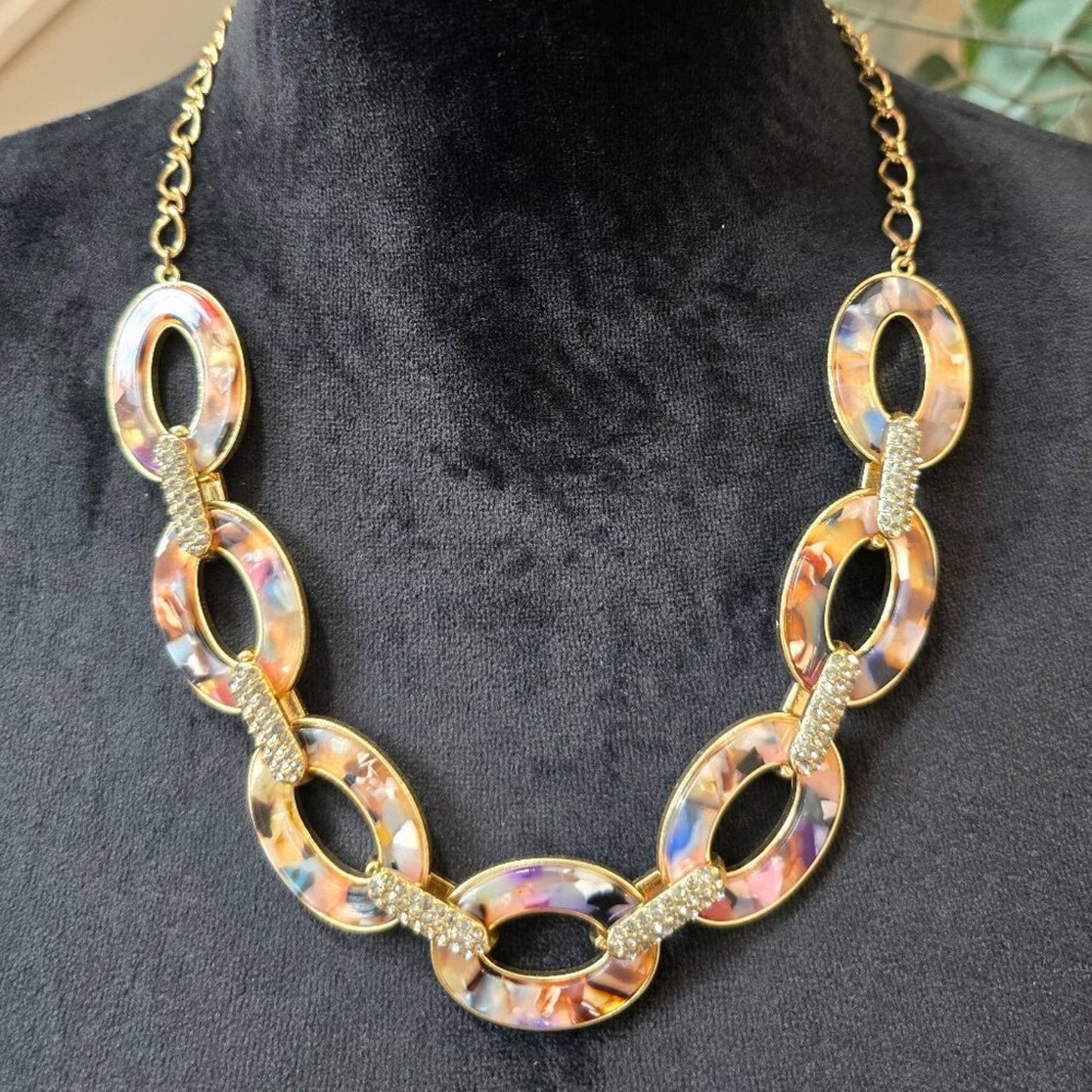 Women Gold Plated Acrylic Tortoise Rhinestone Chain Linked Necklace with Lobster