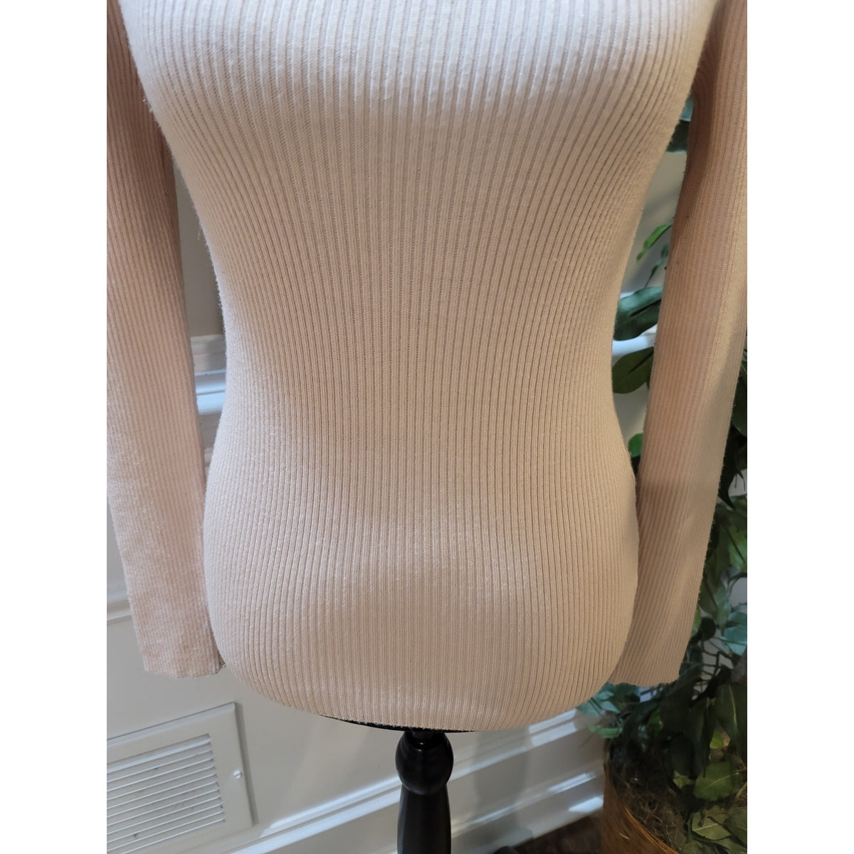 Robin Pullover Sweater Women's Size XS Beige Ribbed Fringe Shoulder Long Sleeves