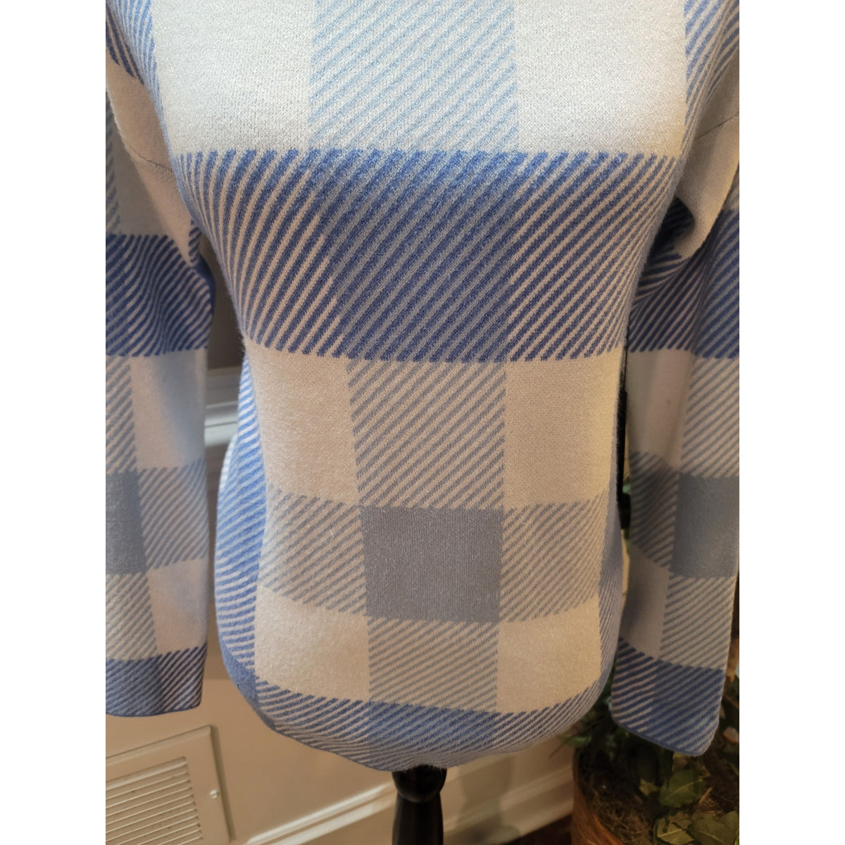 Tahari Pullover Sweater Women's Small White/Blue Gingham Long Sleeve Mock Neck