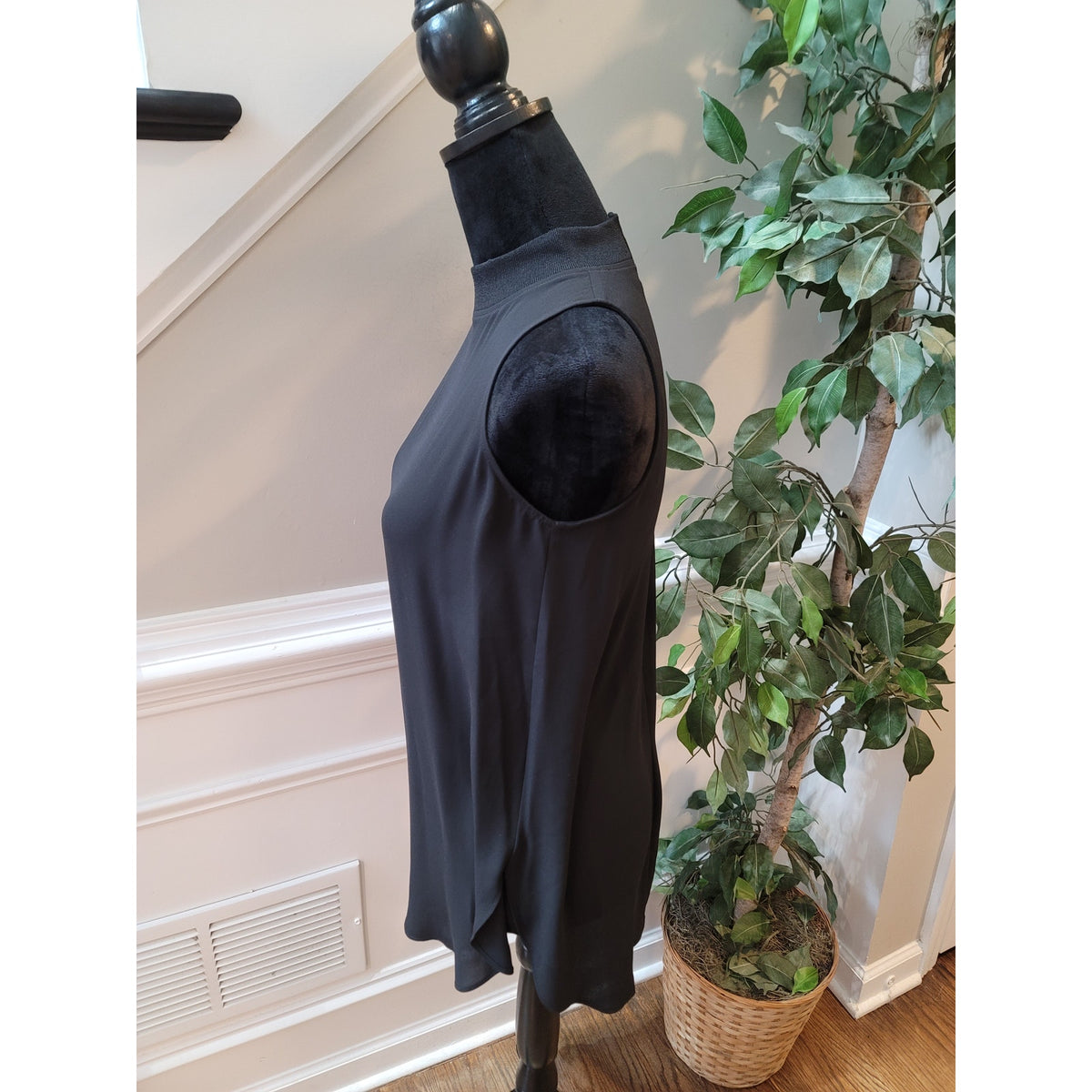 Loft Tank Top Women's SZ XS Black Sleeveless Curved Side Mock Neck Zipper Back