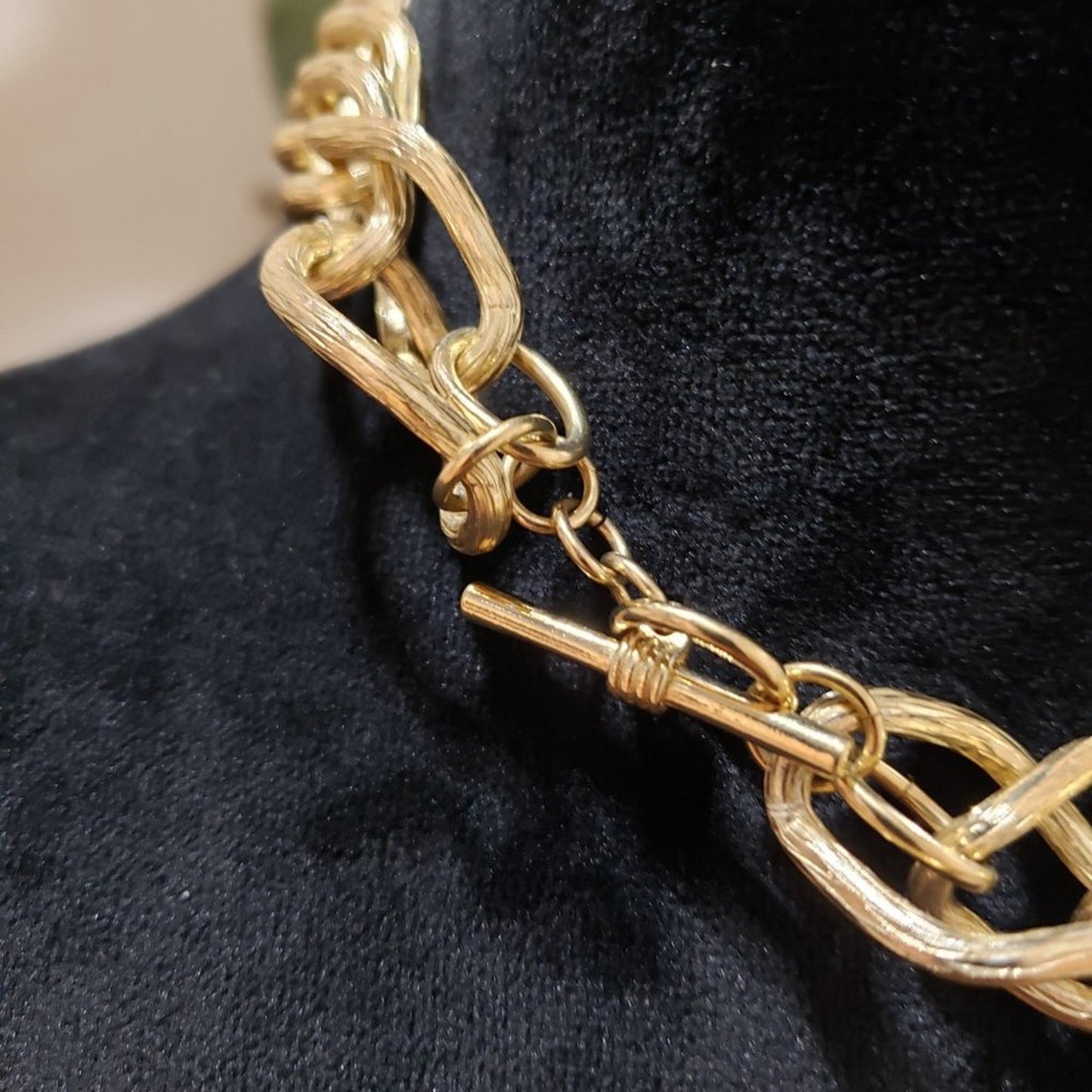 Womens Fashion Gold Tone Chunky Thick Chain Punk Chokers Necklace Twisted Lock