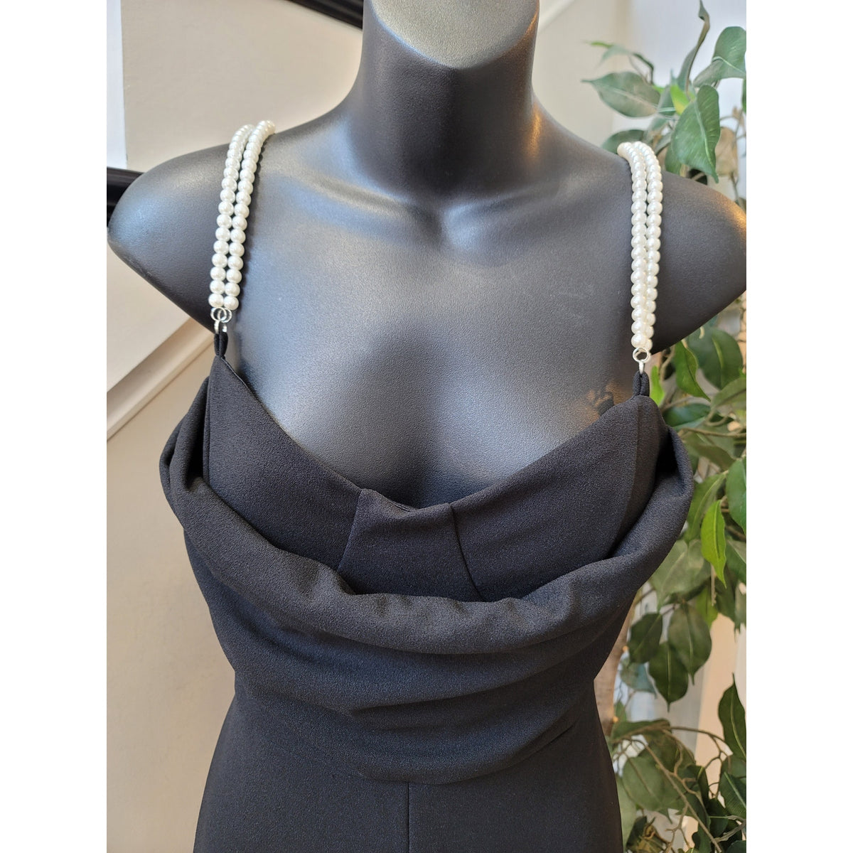 Fashion Nova Romper Women's Size Medium Black Sleeveless Jumpsuit Pearl Accent
