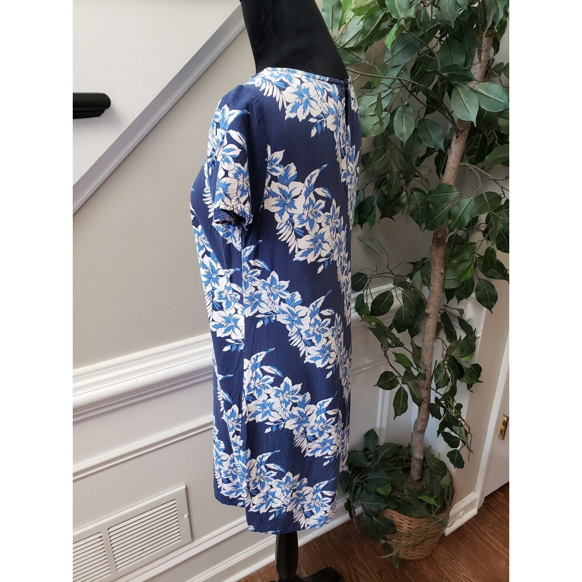 Old Navy Women's Blue Round Neck Short Sleeve Knee Length Sheath Dress Size PS