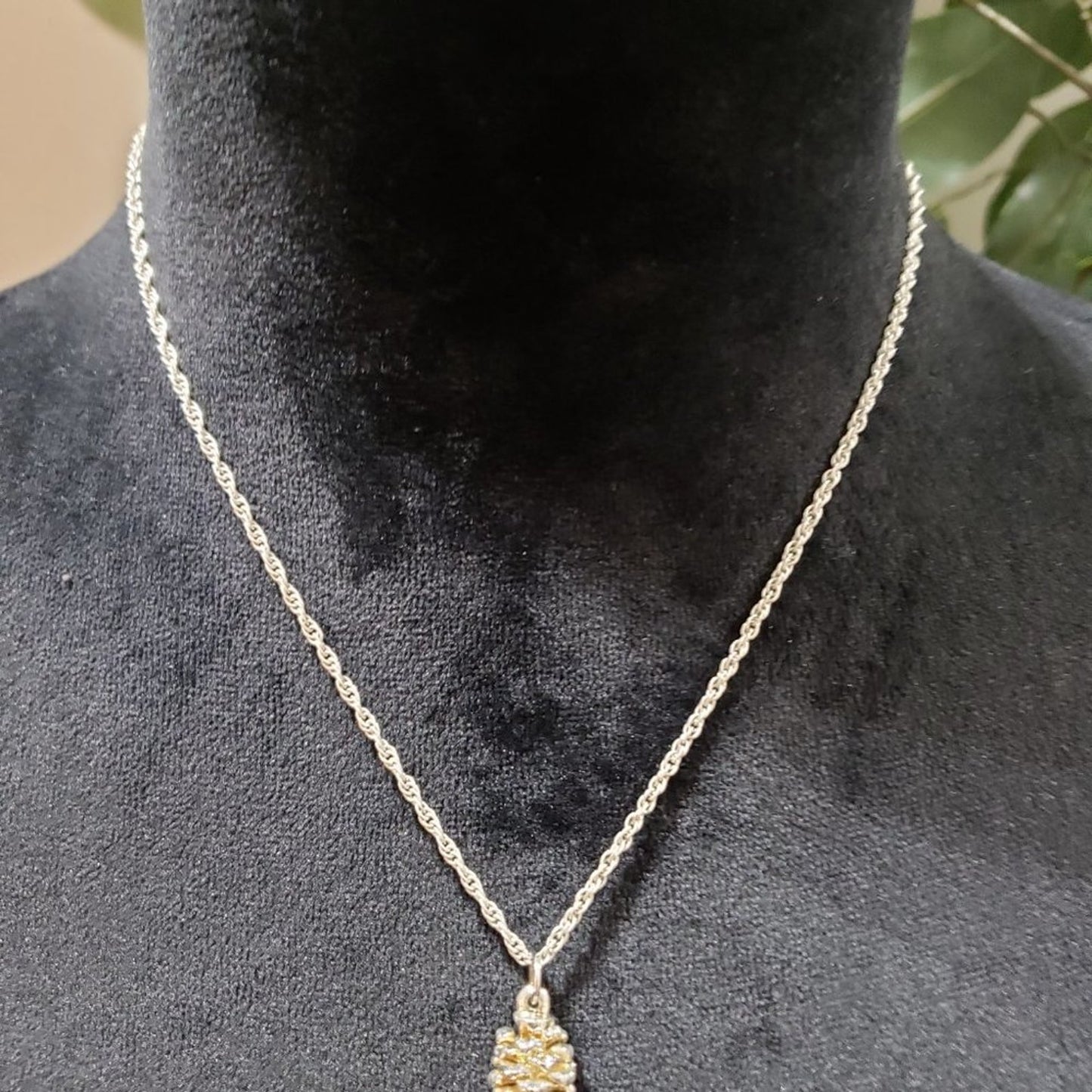 Womens Fashion Gold Tone Pinecone Pendant Collar Necklace with Lobster Clasp