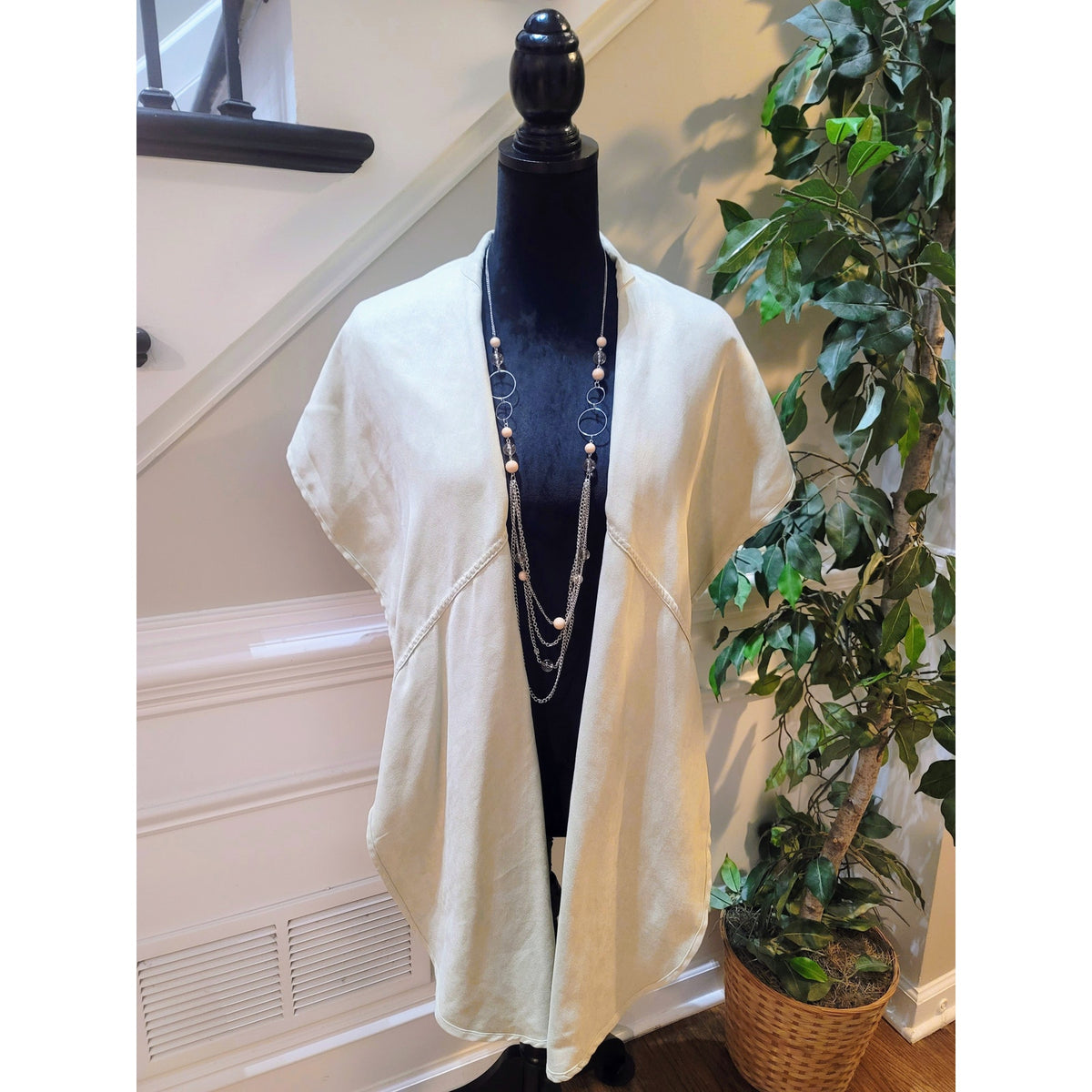 Chico's Cape Shawl Women's Size M Beige Open Front Sleeveless Exposed Seams
