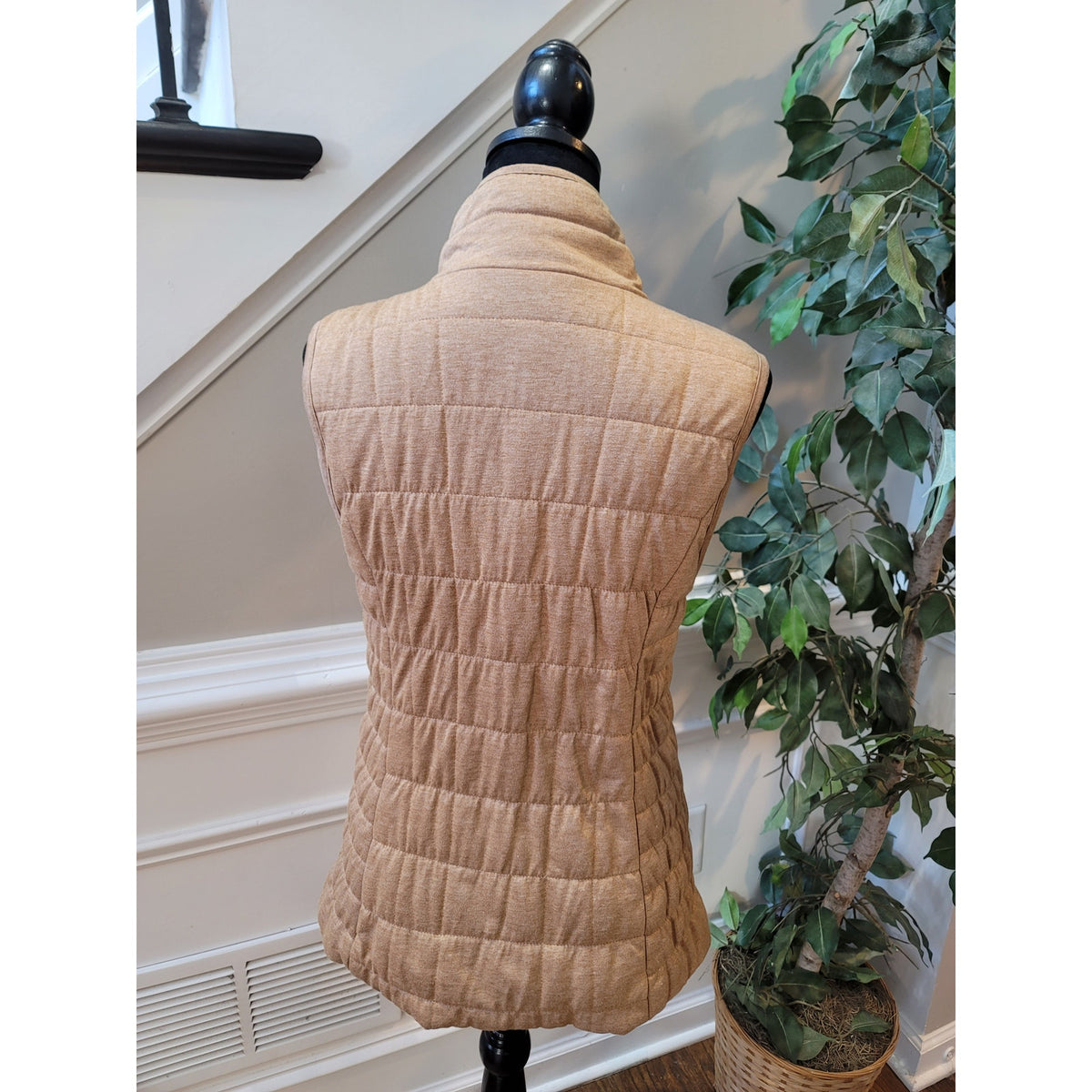 Bagatelle Gilet Vest Women Small Camel Quilted Front Zipper Sleeveless Mock Neck