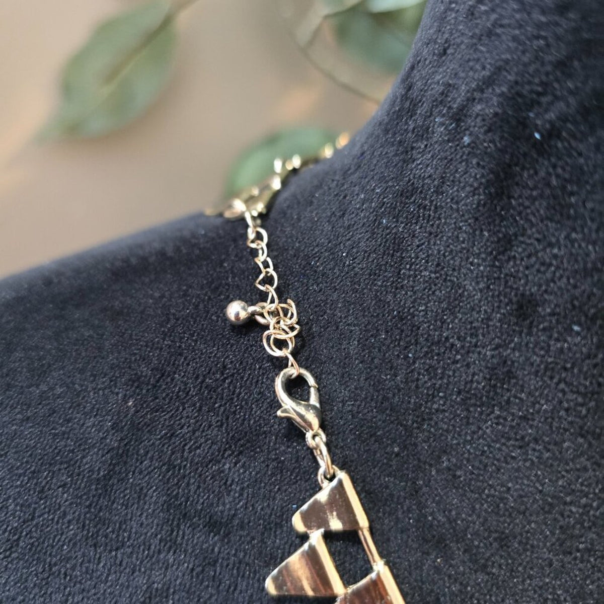Womens Brown Gold Tone Triangle Shaped Linked Necklace with Lobster Clasp