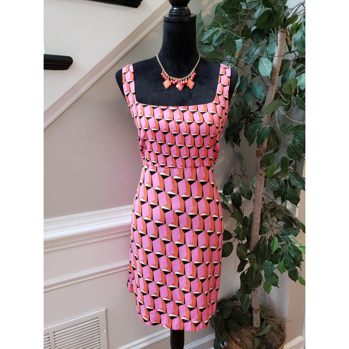 Diane Von Furstenberg Knee Length Dress Women's XL Pink Sleeveless Square Neck