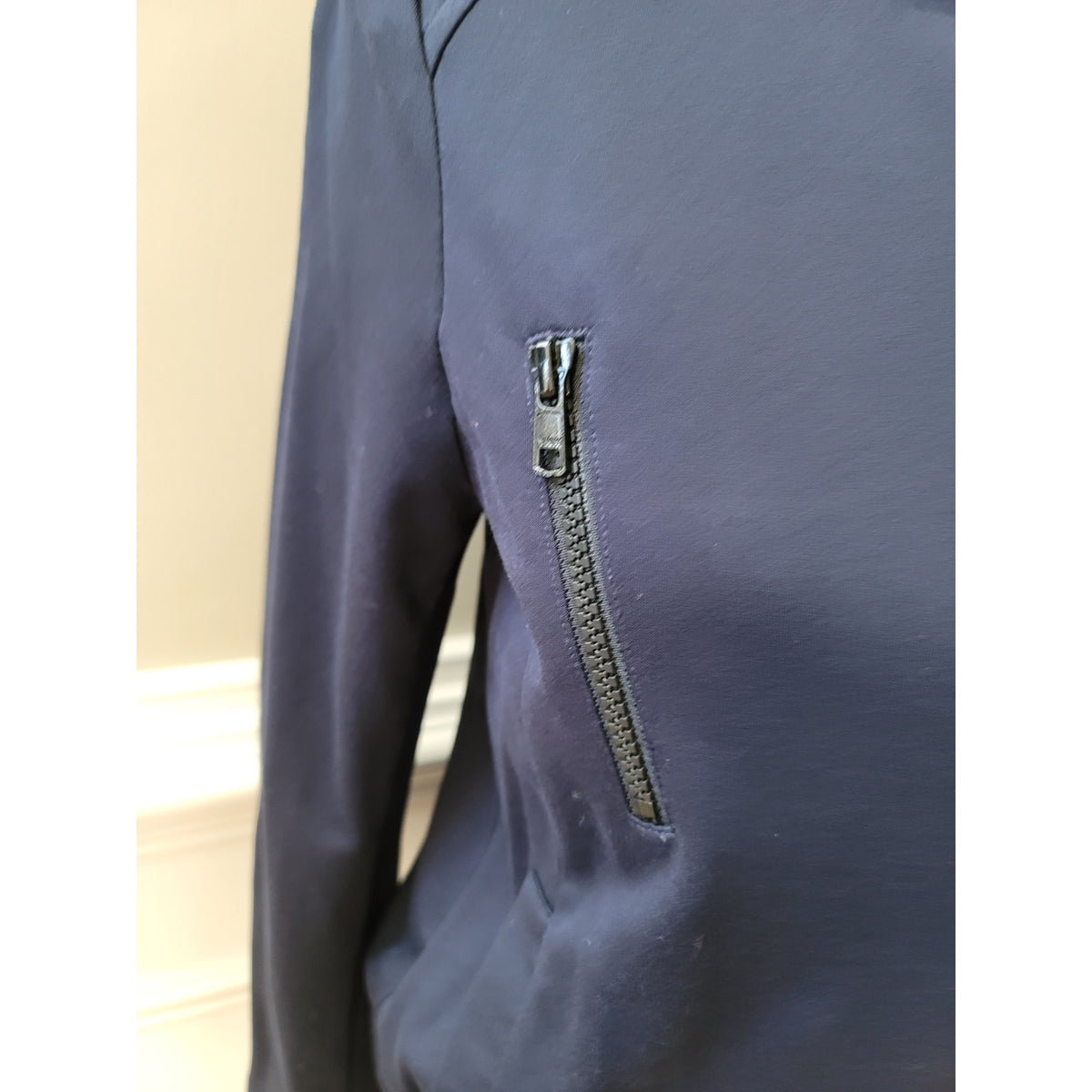 Cabi Moto Jacket Women's Small Navy Pleated Back Asymmetrical Zip Multi Pockets