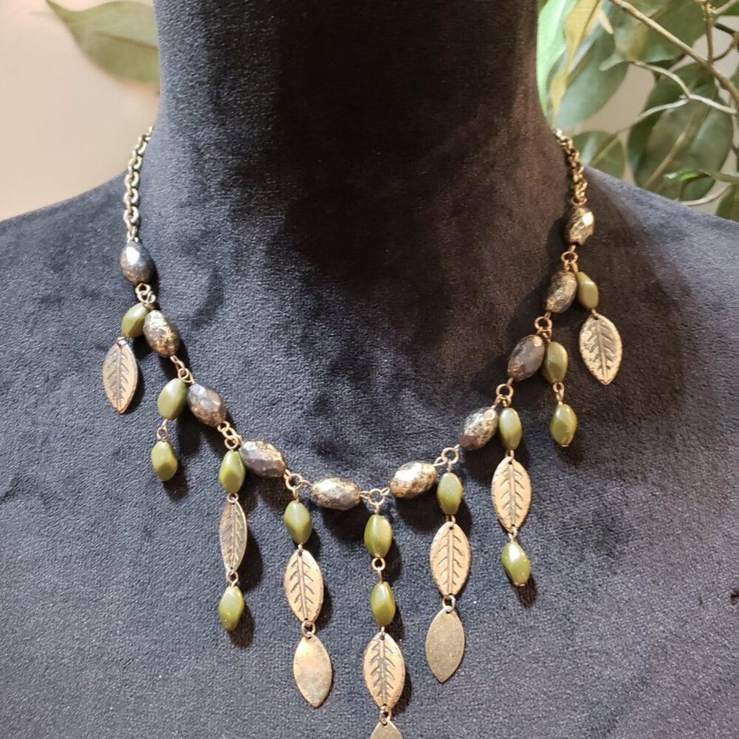 Womens Fashion Green Gold Beaded and Leaf Necklace Jewelry with Lobster Clasp
