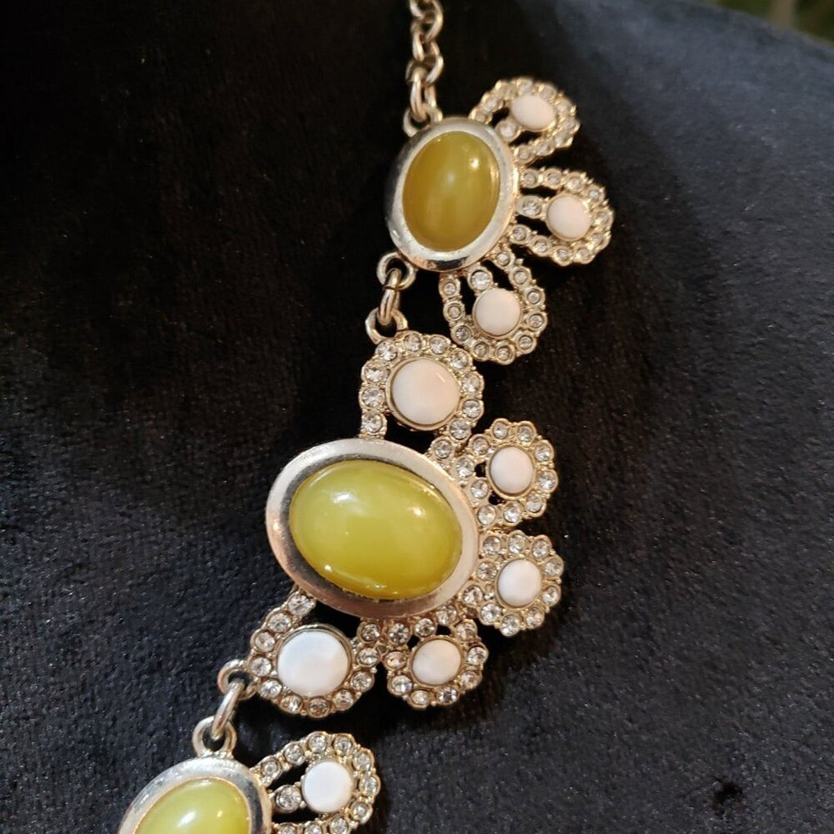 Womens Fashion Yellow Mona Lisa Stone and Beads Necklace with Lobster Clasp