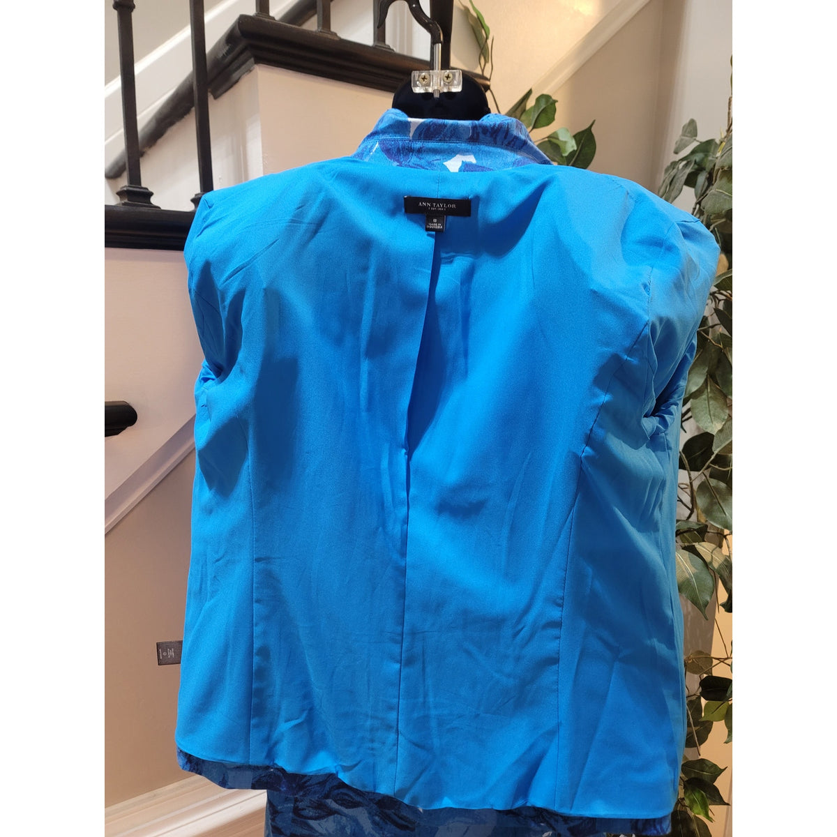 Ann Taylor Pant Suit Women's Size 10/8 Blue Floral Single Button Blazer Pockets