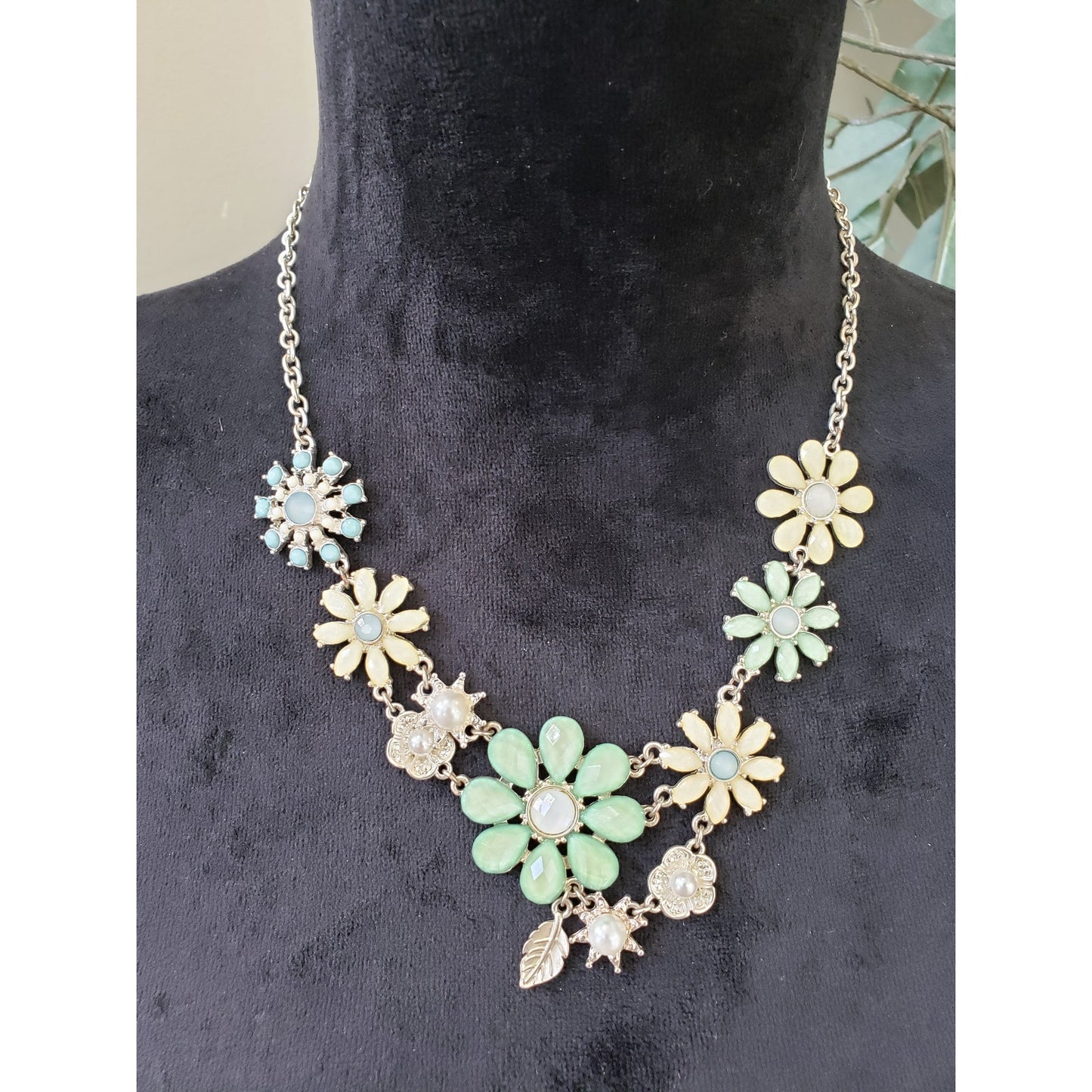Womens Gold Plated Multicolor Acrylic Faux Pearl Filigree Statement Necklace