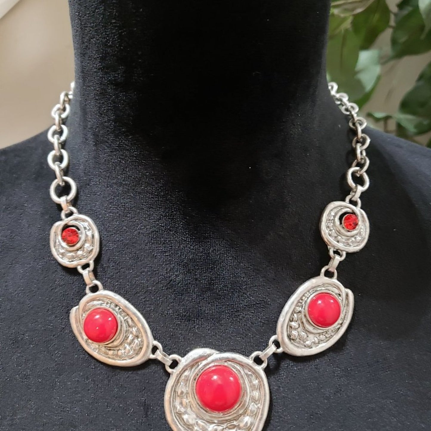 Womens Fashion Chunky Faceted Red Rhinestones Silver Tone Statement Bib Necklace